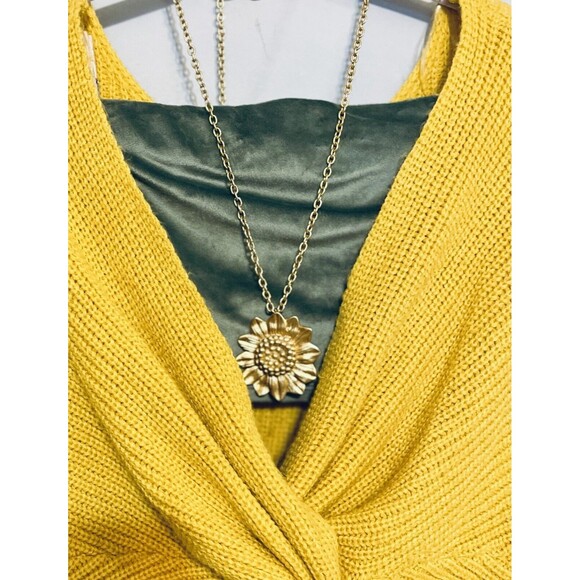 Womens 4 Piece Outfit W Necklace Dickies SZ6 Cropped Sweater SzSm Sunflower - Picture 4 of 8